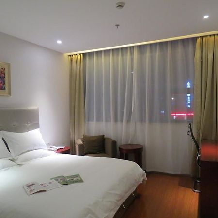 Yiting Si Ji Hotel Nantong Gongnong North Road Exterior photo